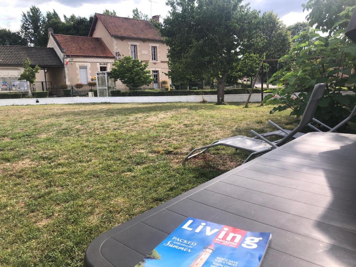 Gite Des Tournesols Oradour-Fanais Exterior foto