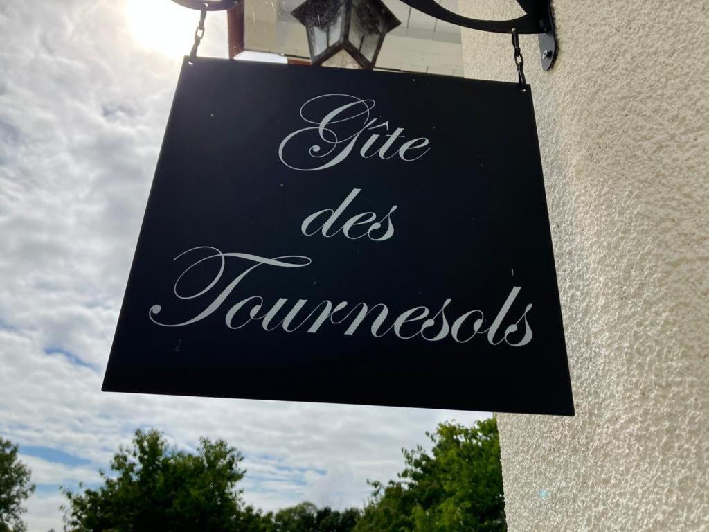 Gite Des Tournesols Oradour-Fanais Exterior foto
